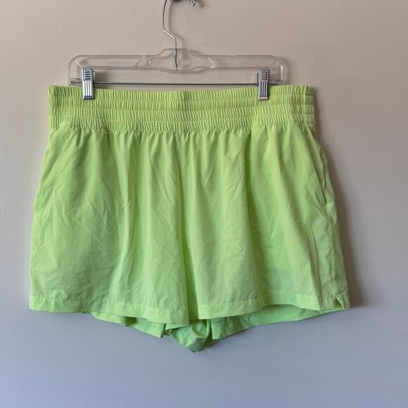 Athleta High-Rise Weekender Run Short in Tequila Green Size XL - Picture 4 of 4